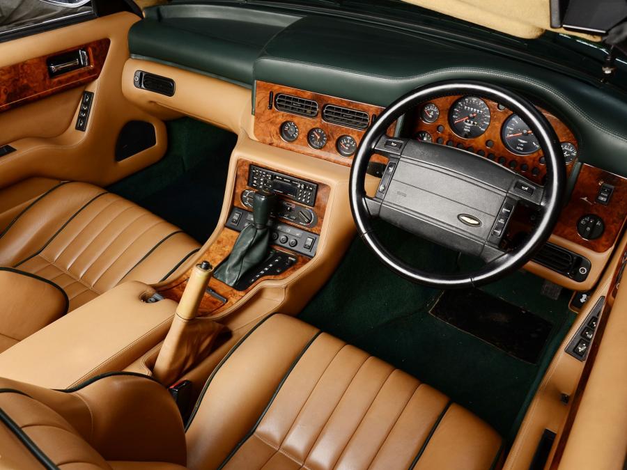 Торпедо Aston Martin Virage Volante 1992 года  (фото 8 из 18)